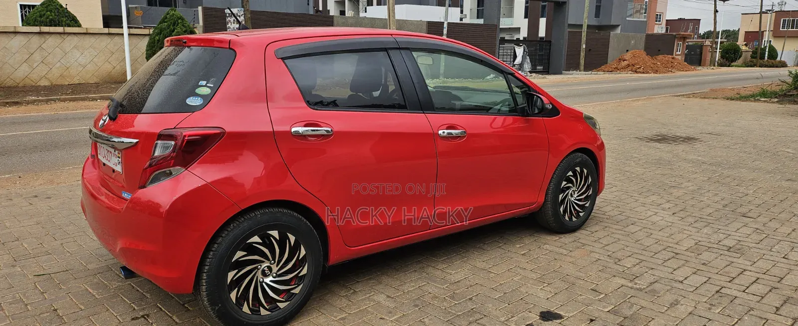 Toyota Vitz 1.5 FWD 5dr 2016 Red