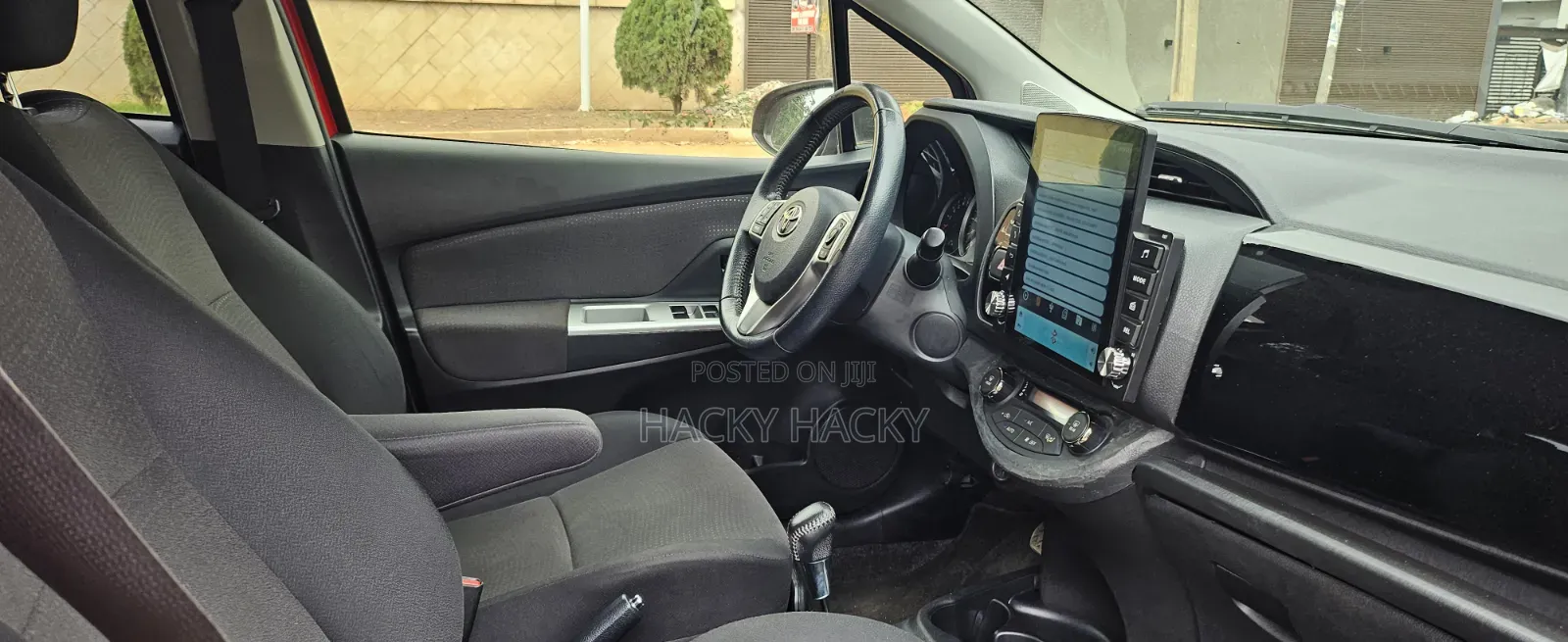 Toyota Vitz 1.5 FWD 5dr 2016 Red