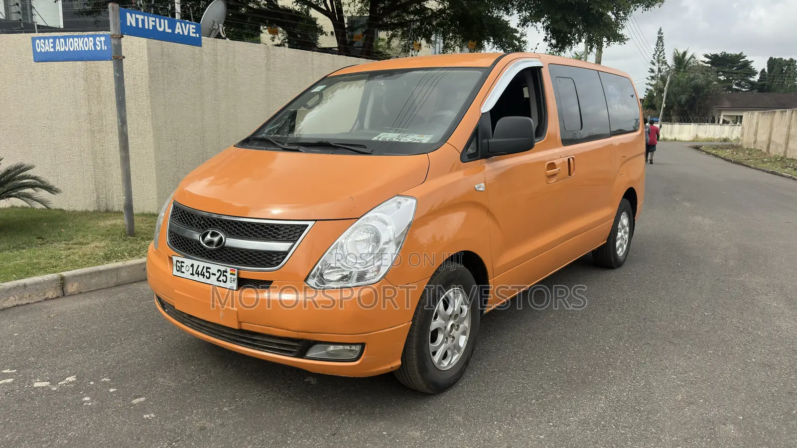 Hyundai Starex 2014 Orange