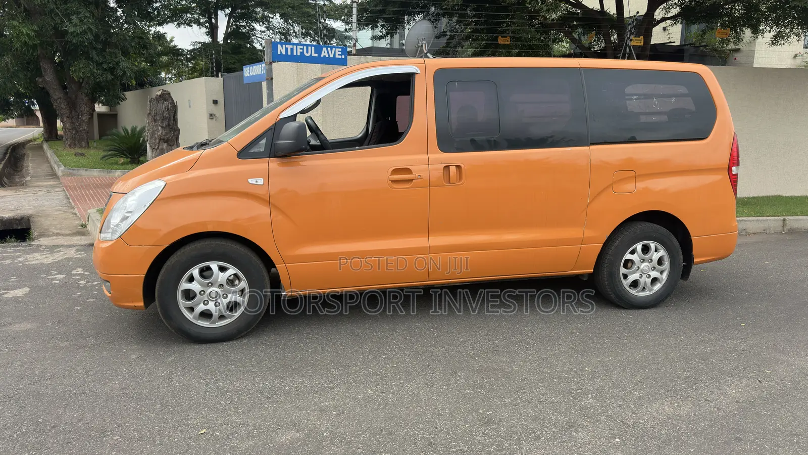 Hyundai Starex 2014 Orange