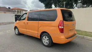 Hyundai Starex 2014 Orange
