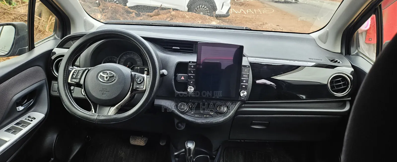 Toyota Vitz 2015 Black