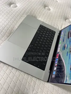 Laptop Apple MacBook Pro 2023 M3 Pro 18GB Apple M3 Pro SSD 512GB