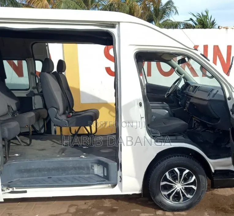 Toyota HiAce 2011 White