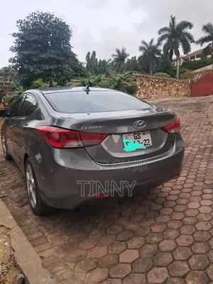 Hyundai Elantra GLS Sedan FWD (1.8L 4cyl 6A) 2013 Gray