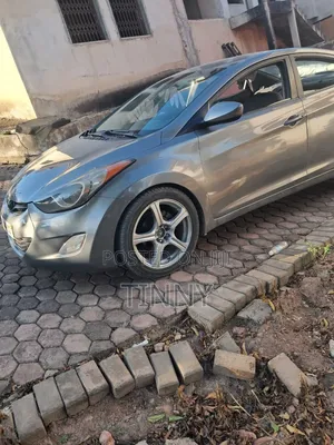 Hyundai Elantra GLS Sedan FWD (1.8L 4cyl 6A) 2013 Gray