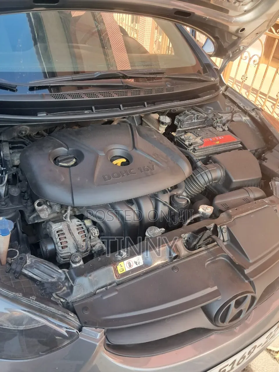 Hyundai Elantra GLS Sedan FWD (1.8L 4cyl 6A) 2013 Gray