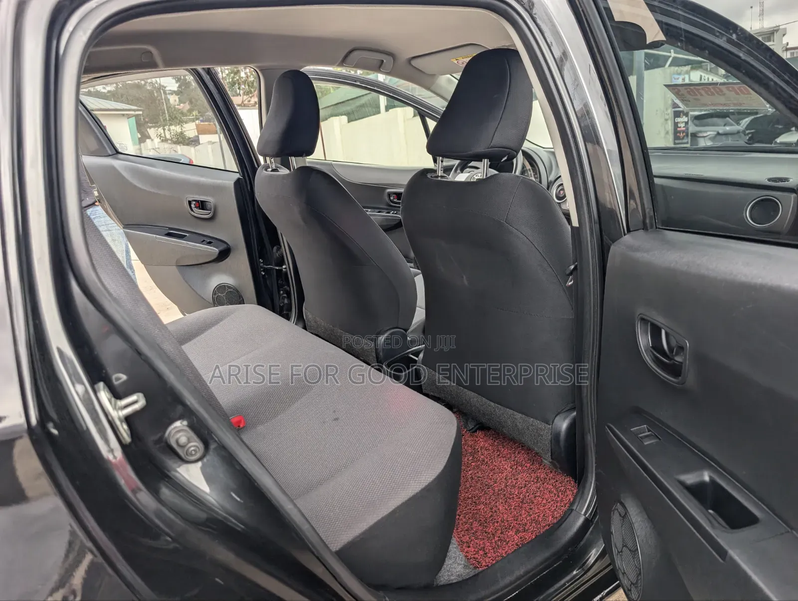 Toyota Vitz 1.5 FWD 5dr 2014 Black