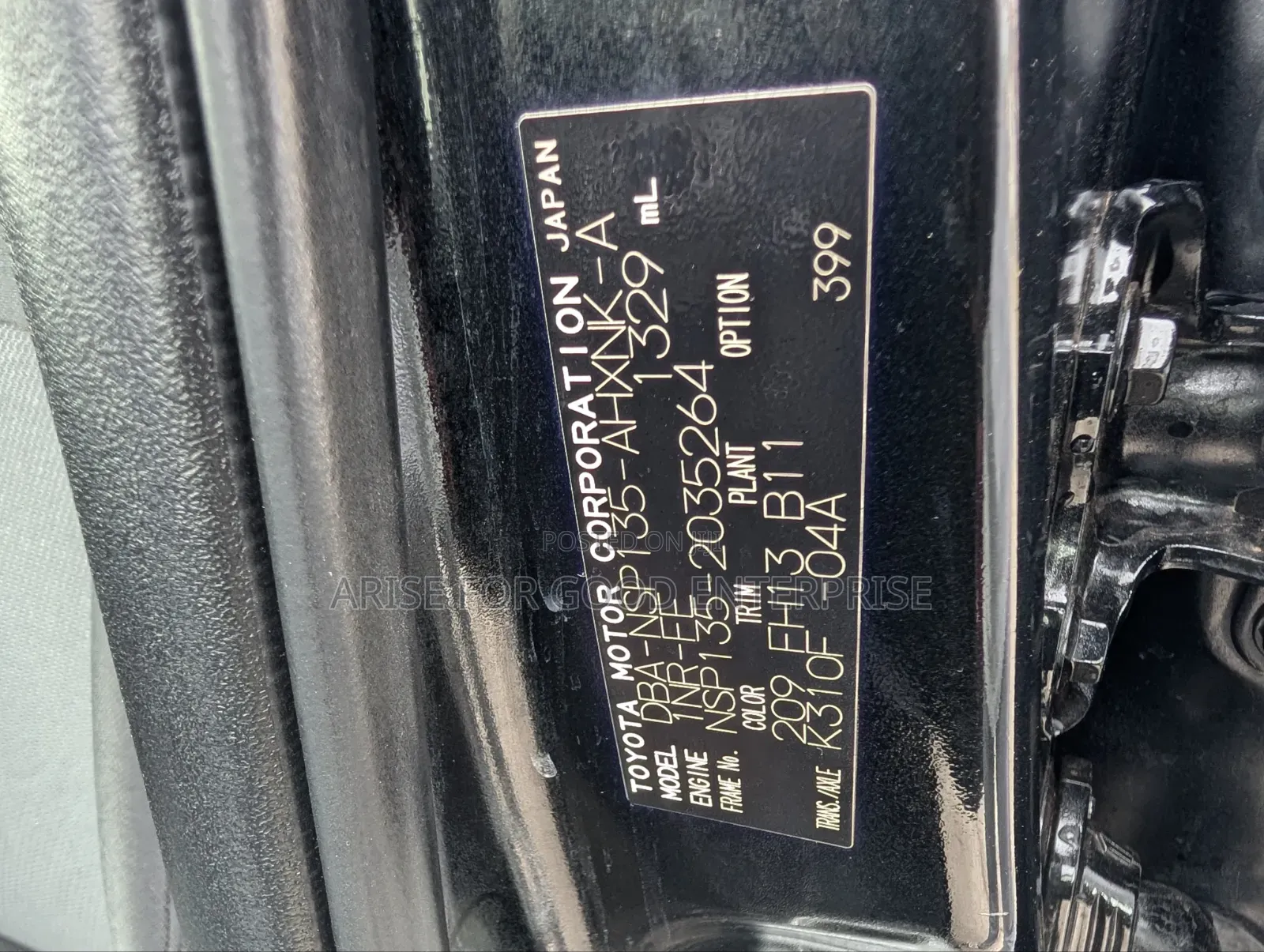 Toyota Vitz 1.5 FWD 5dr 2014 Black