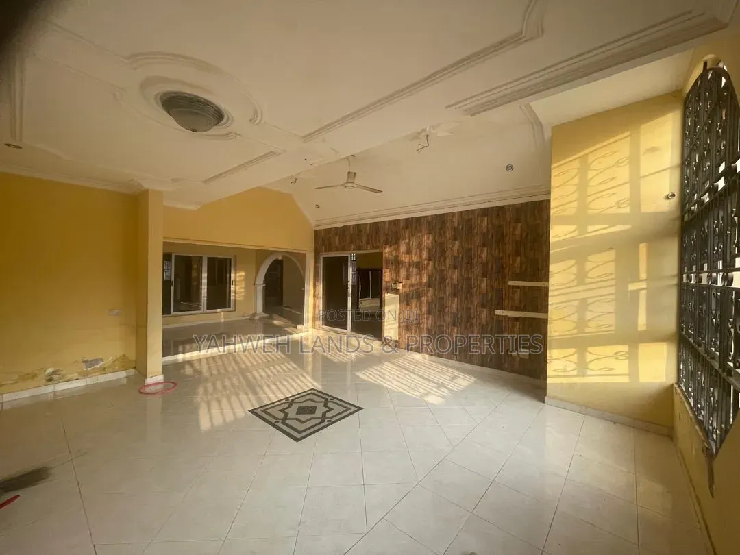 4bdrm House in Okpoigonor, Coca Cola for sale