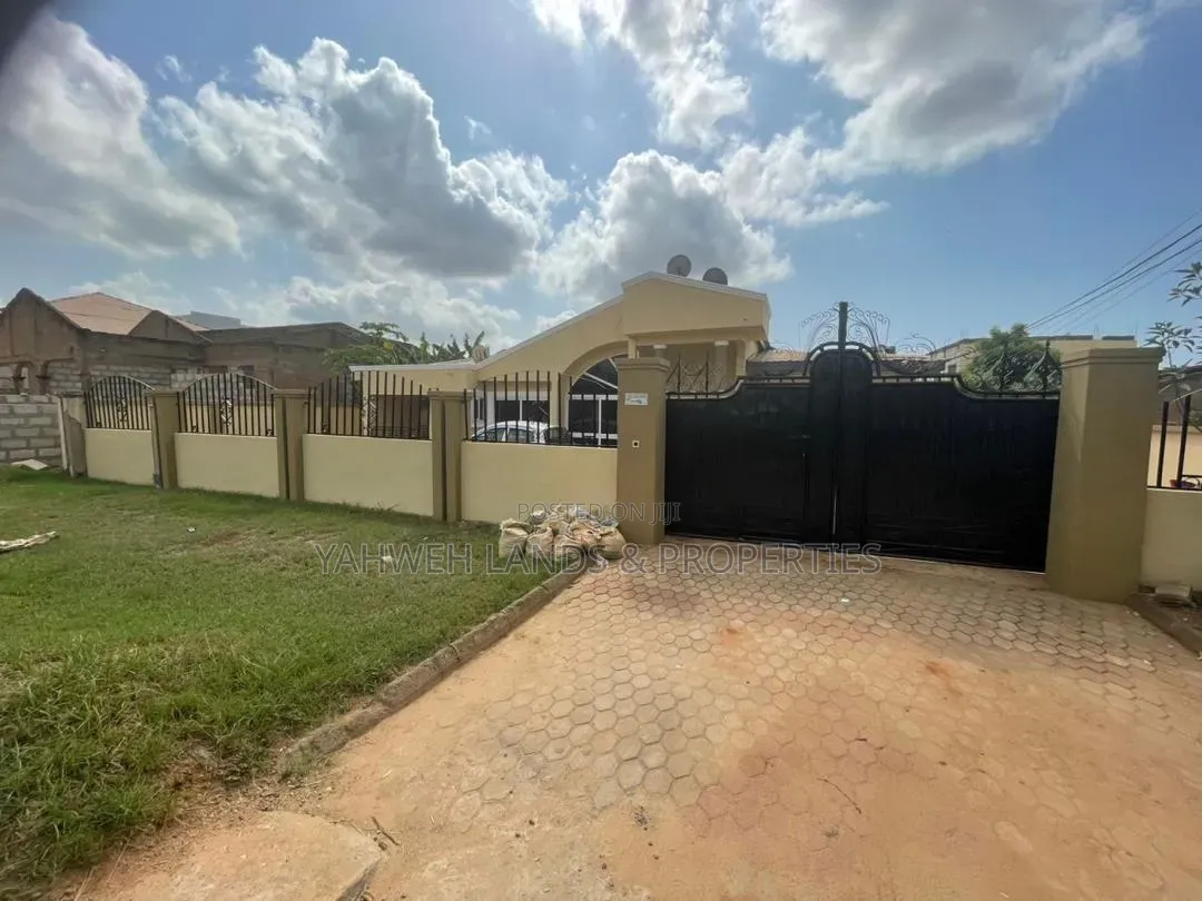 4bdrm House in Okpoigonor, Coca Cola for sale
