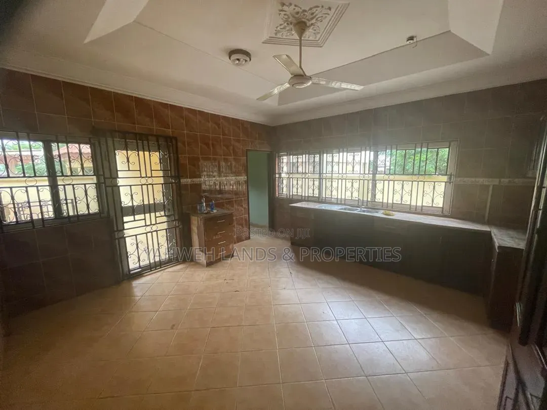 4bdrm House in Okpoigonor, Coca Cola for sale