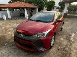 Toyota Yaris 2018 Red