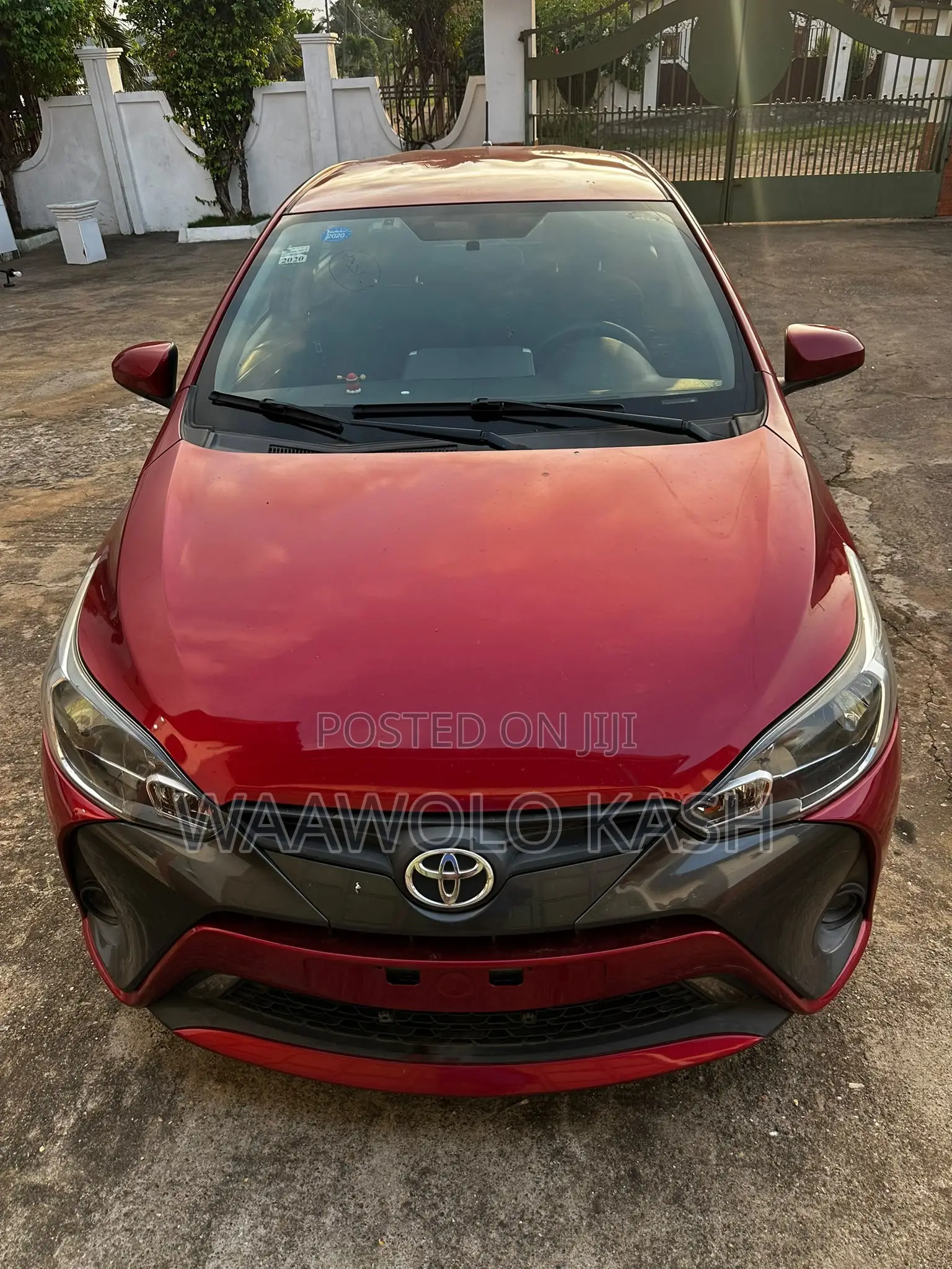 Toyota Yaris 2018 Red