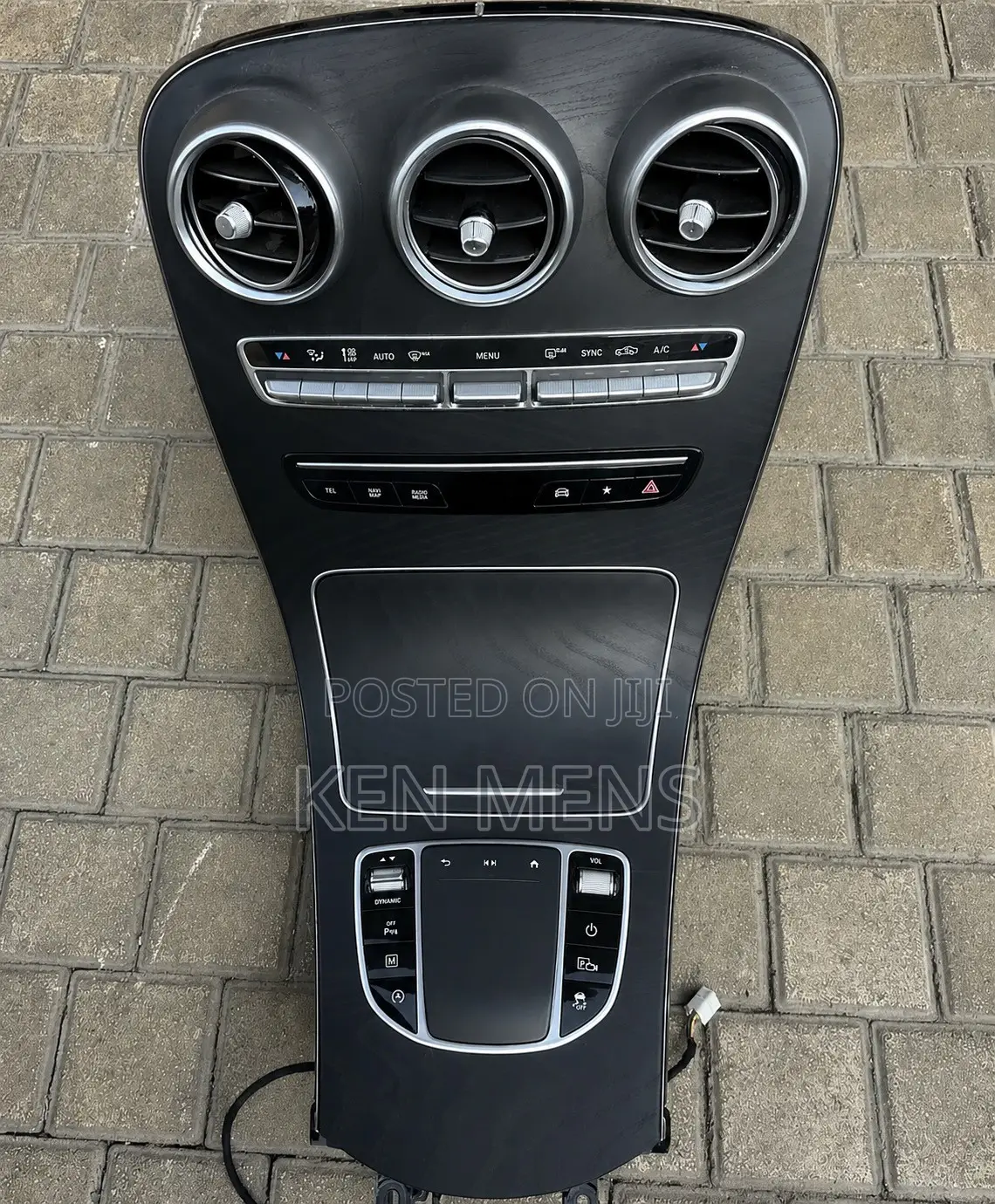 Mercedes Benz C300 2016-2025 Console