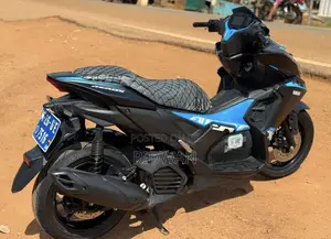 Yamaha Aerox 2025 Blue
