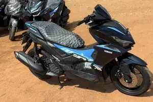 Yamaha Aerox 2025 Blue