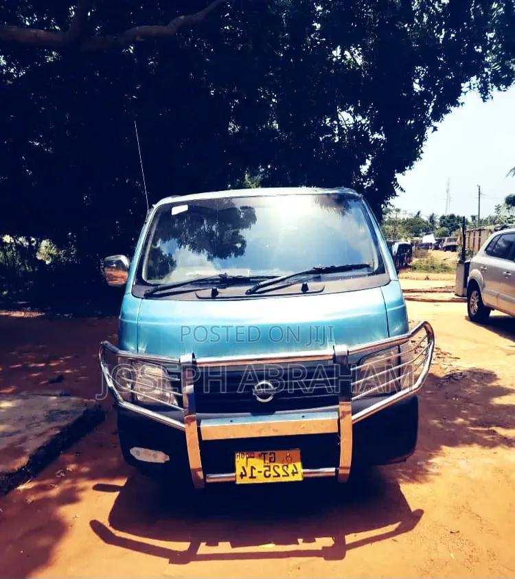 Nissan Caravan (Urvan) 2008 Green