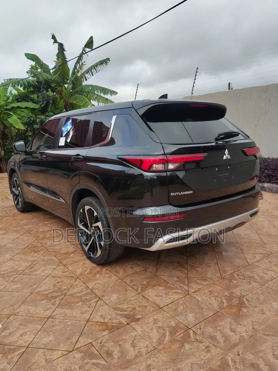 Mitsubishi Outlander 2022 Black