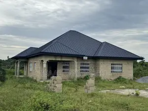 4bdrm House in 4 Bedroom En-Suite, New-Juaben Municipal for sale