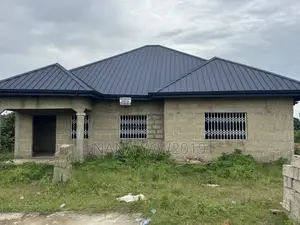 4bdrm House in 4 Bedroom En-Suite, New-Juaben Municipal for sale
