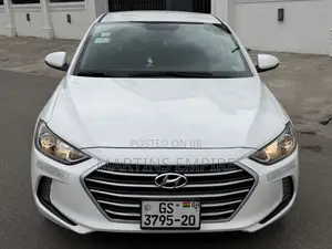 Hyundai Elantra Limited Sedan FWD (2.0L 4cyl 6A) 2017 White