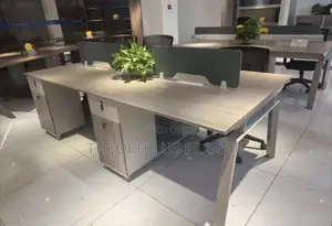 Modern 4 Seater Work Station