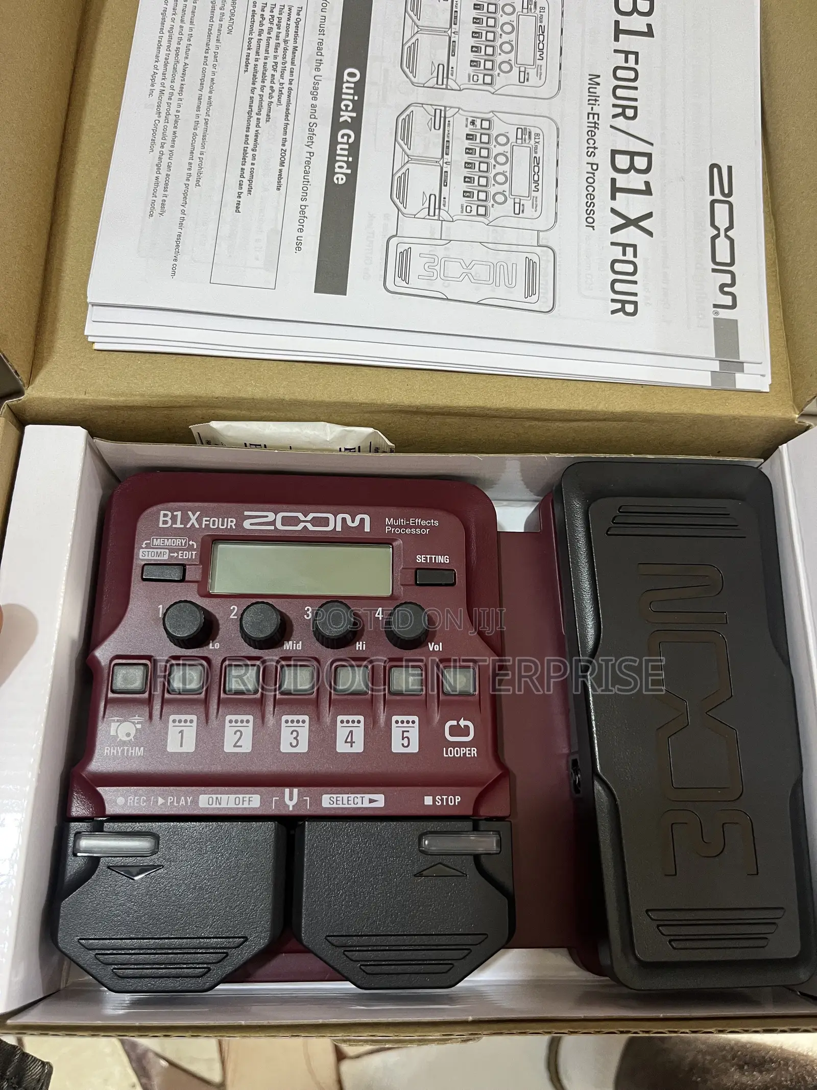 Zoom B1xFour Bass Effect