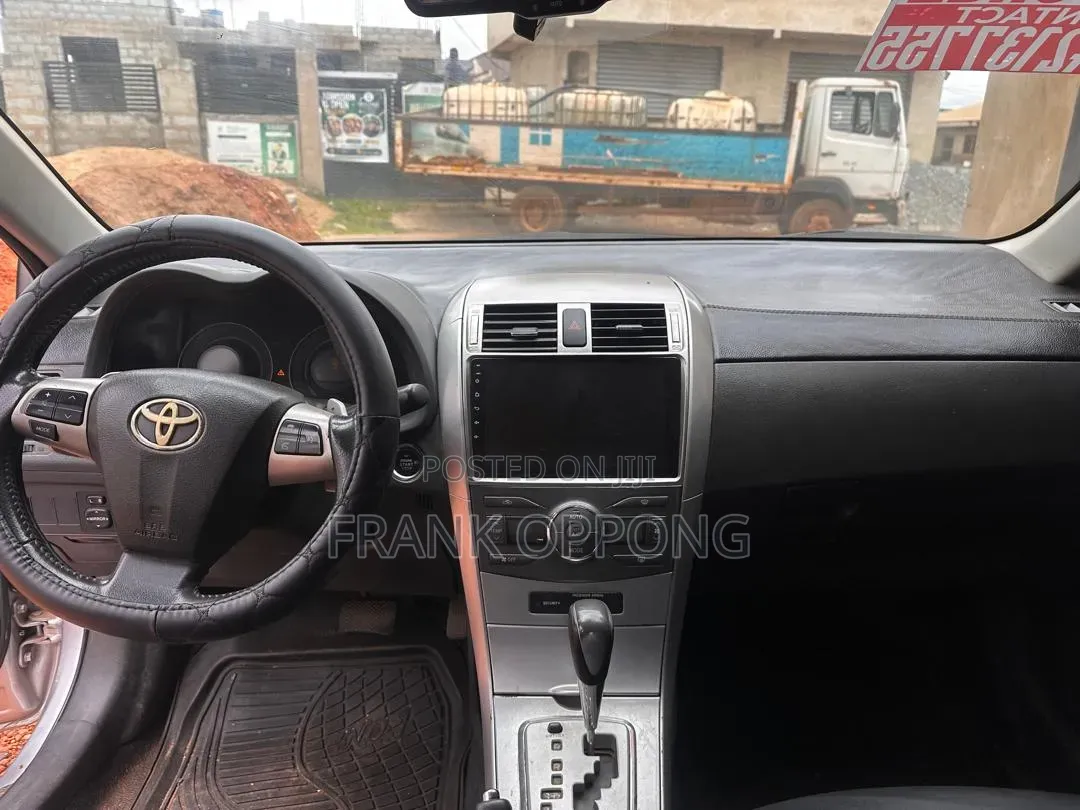 Toyota Corolla 2012 Gray