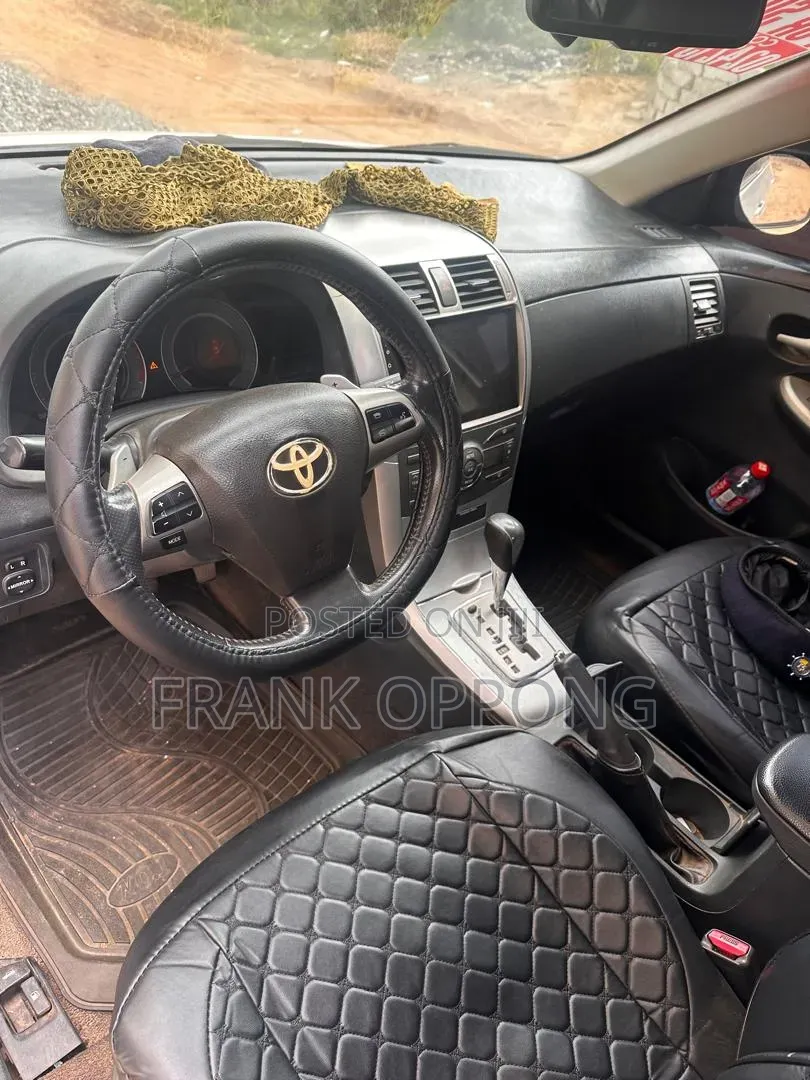 Toyota Corolla 2012 Gray