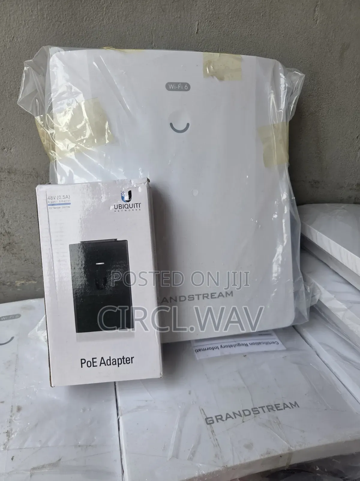 Grandstream GWN7664ELR Outdoor AX6000 Wi-Fi 6 + 48V PoE Adapter