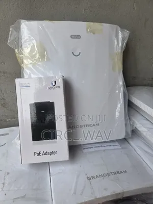 Grandstream GWN7664ELR Outdoor AX6000 Wi-Fi 6 + 48V PoE Adapter