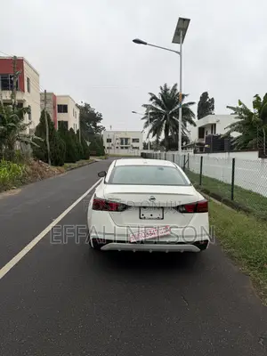 Nissan Altima 2.5 Platinum AWD 2020 White
