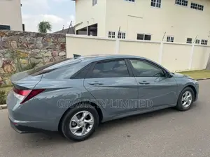 Hyundai Elantra SE 2021 Gray