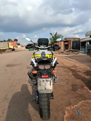 Yamaha 2022 Blue