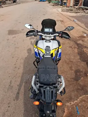 Yamaha 2022 Blue