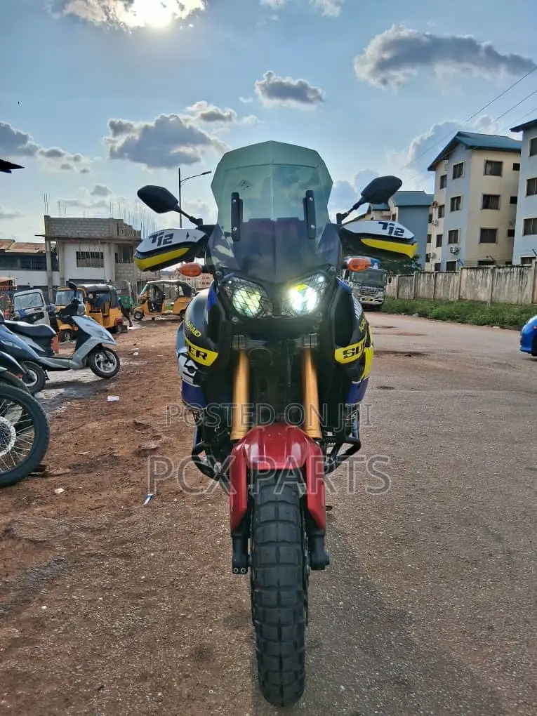 Yamaha 2022 Blue