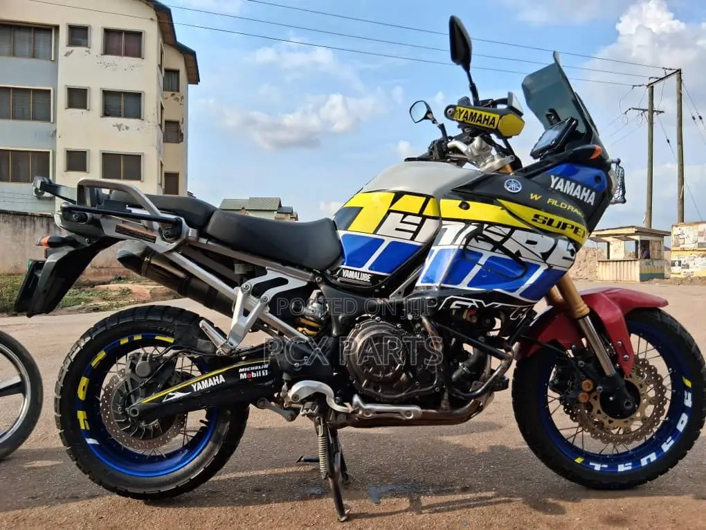 Yamaha 2022 Blue