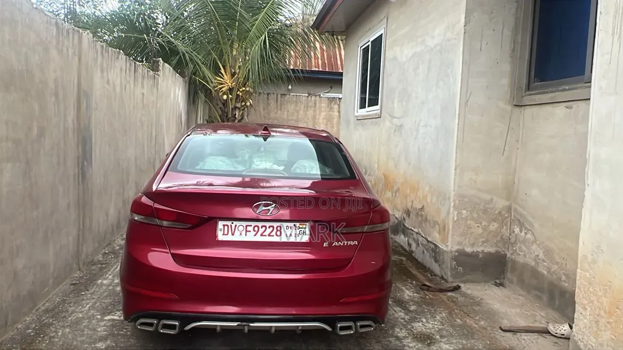 Hyundai Elantra 2018 Red