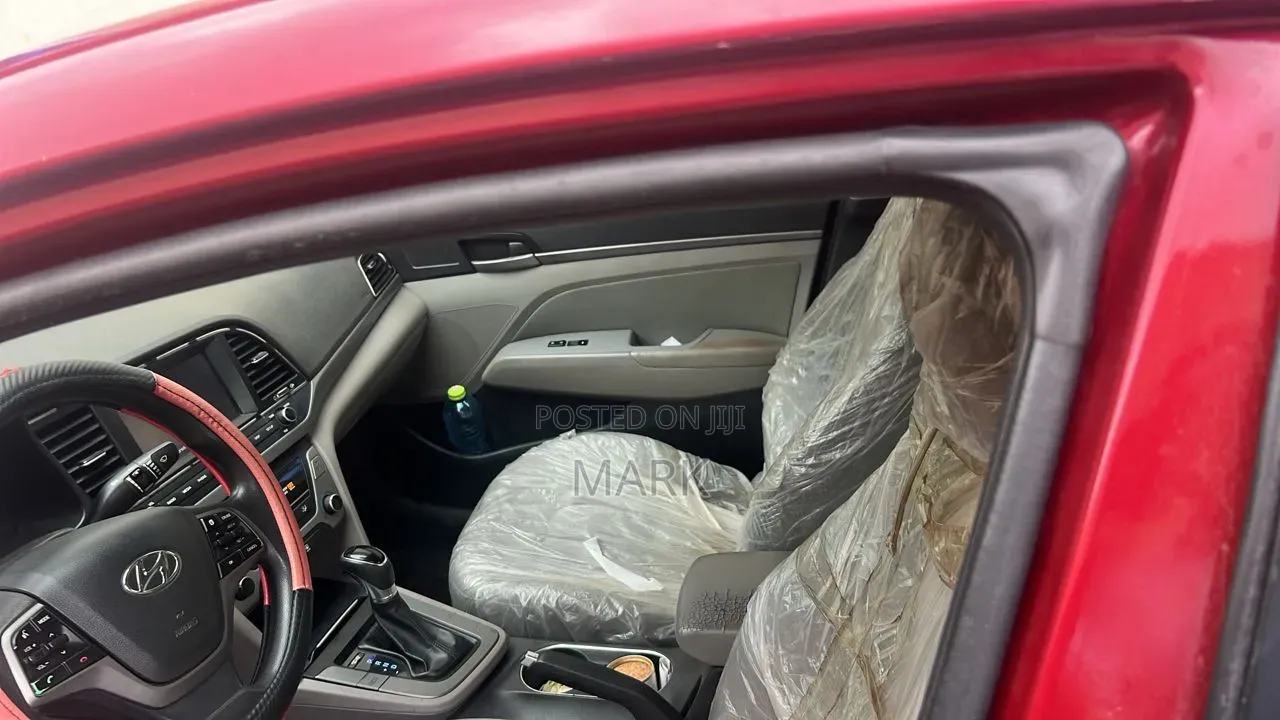 Hyundai Elantra 2018 Red