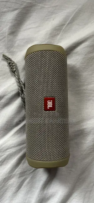 JBL Flip 4 Bluetooth Speaker