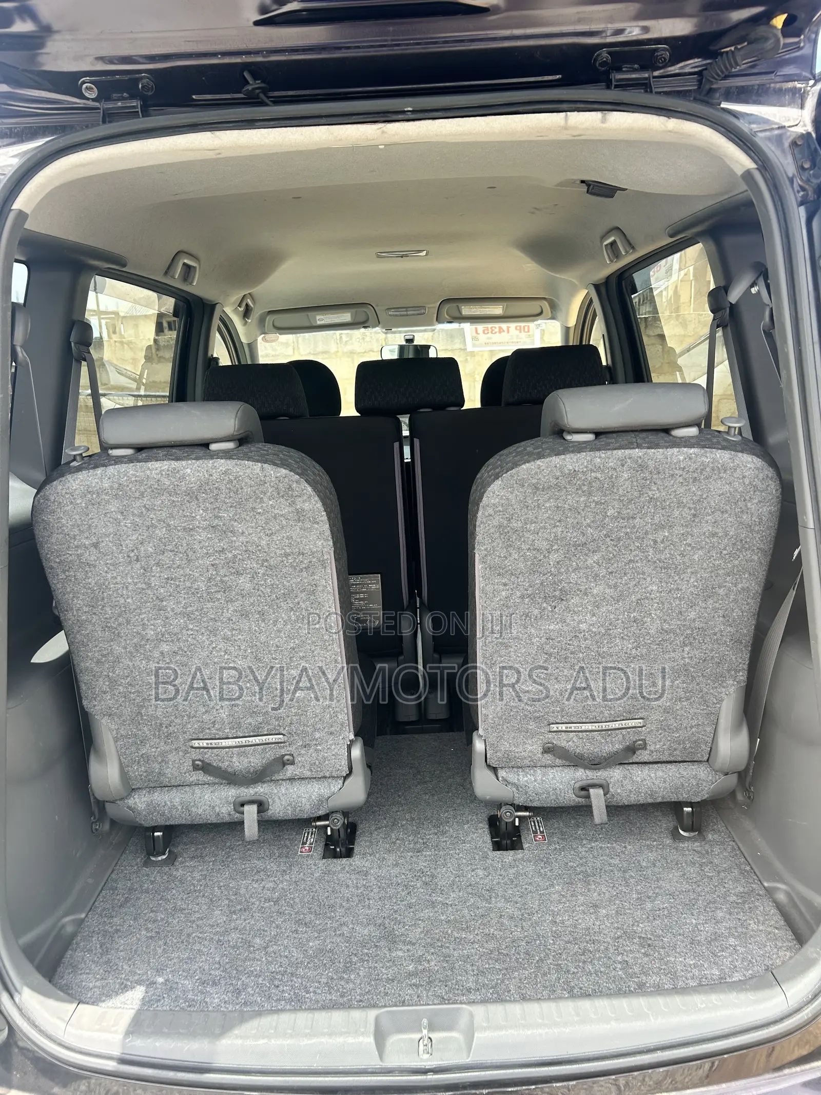 Toyota Sienta 1.5 FWD 2014 Maroon
