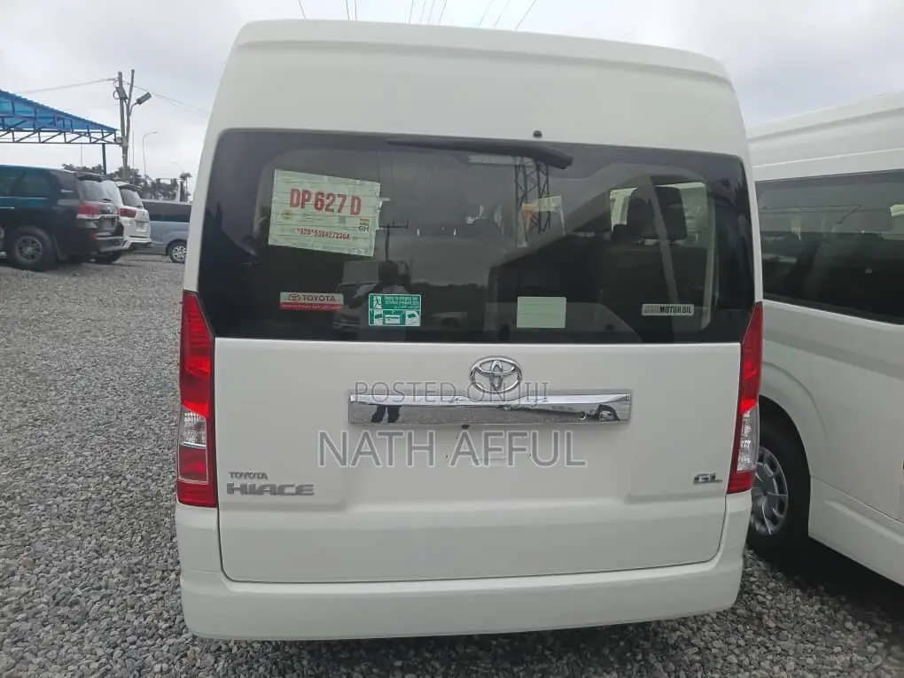 Toyota HiAce 2023 White