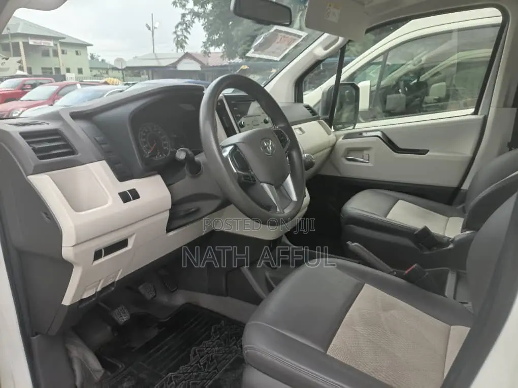 Toyota HiAce 2023 White