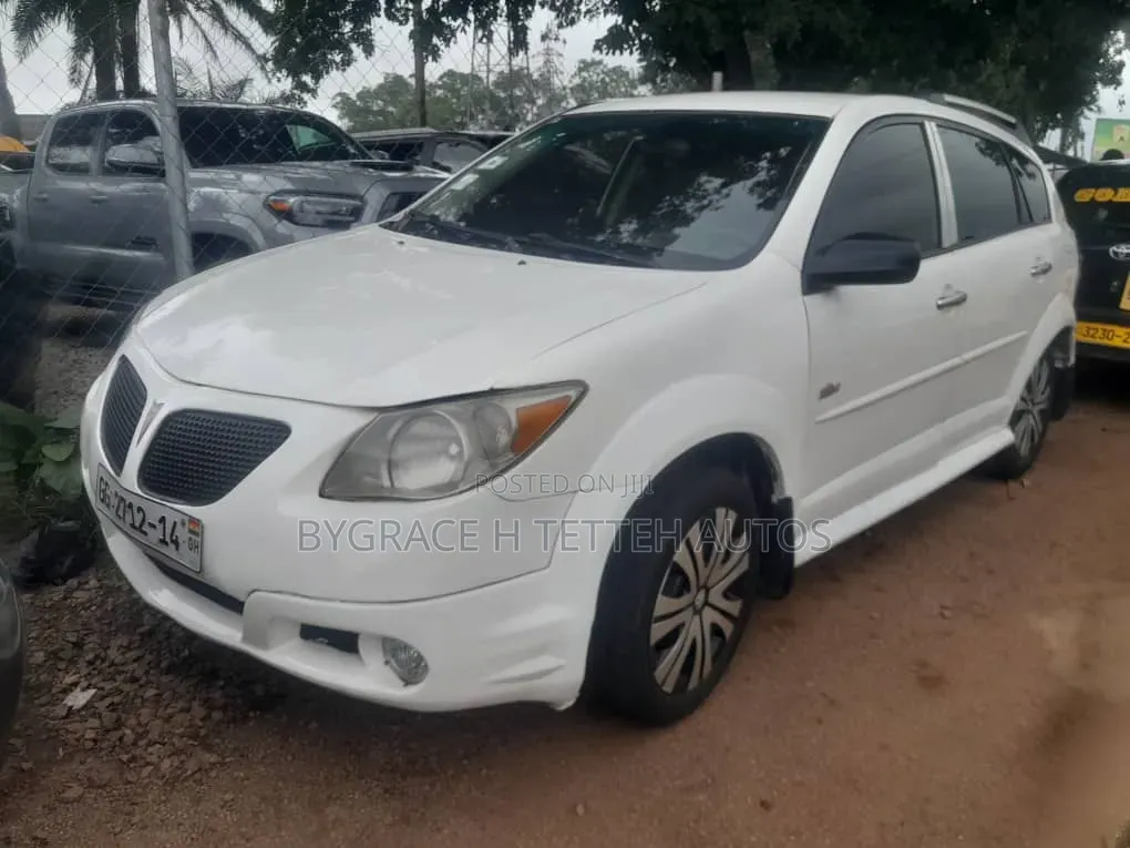 Pontiac Vibe 2008 White
