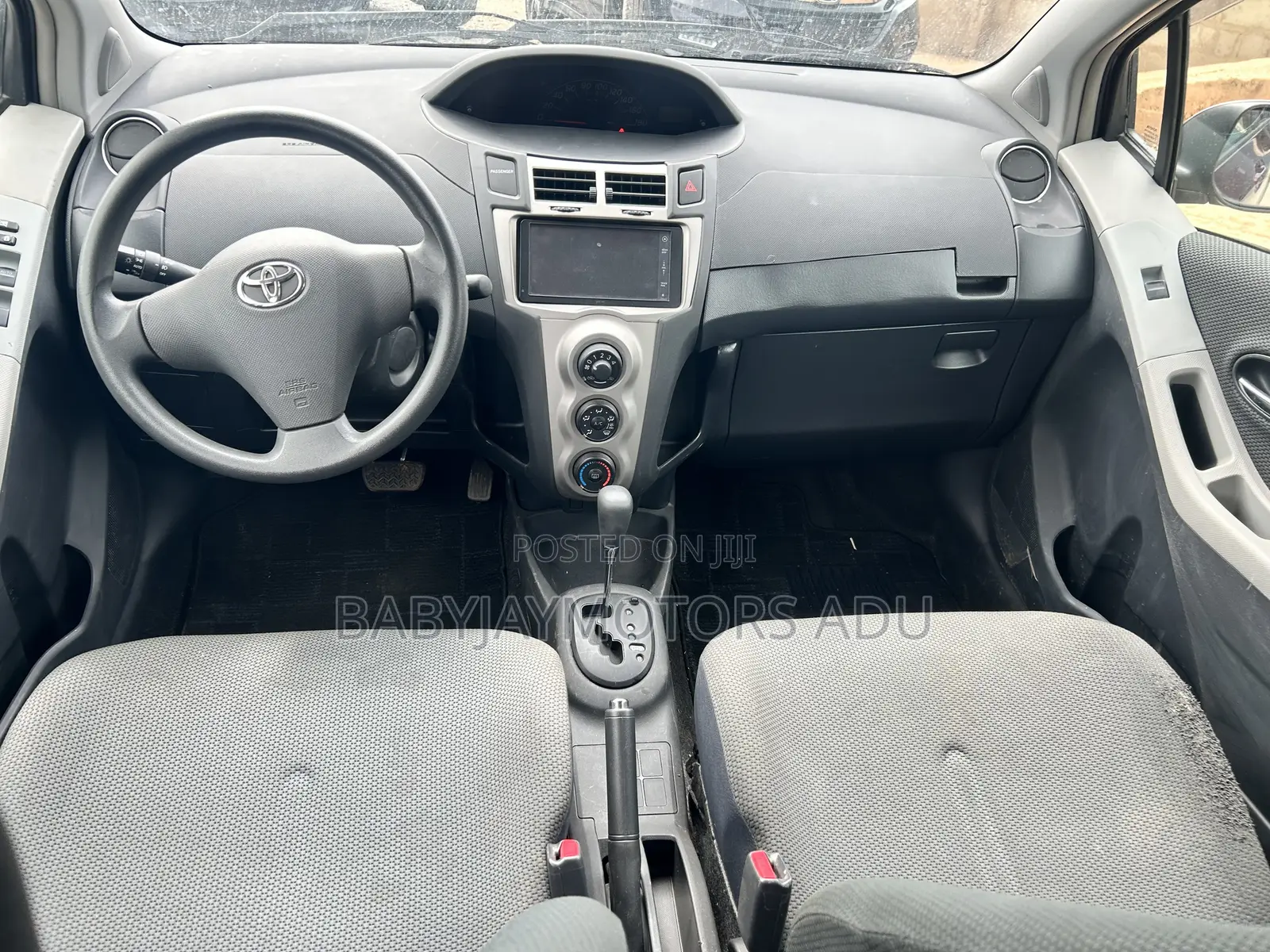 Toyota Vitz 1.3 FWD 5dr 2010 Burgundy