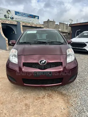 Toyota Vitz 1.3 FWD 5dr 2010 Burgundy