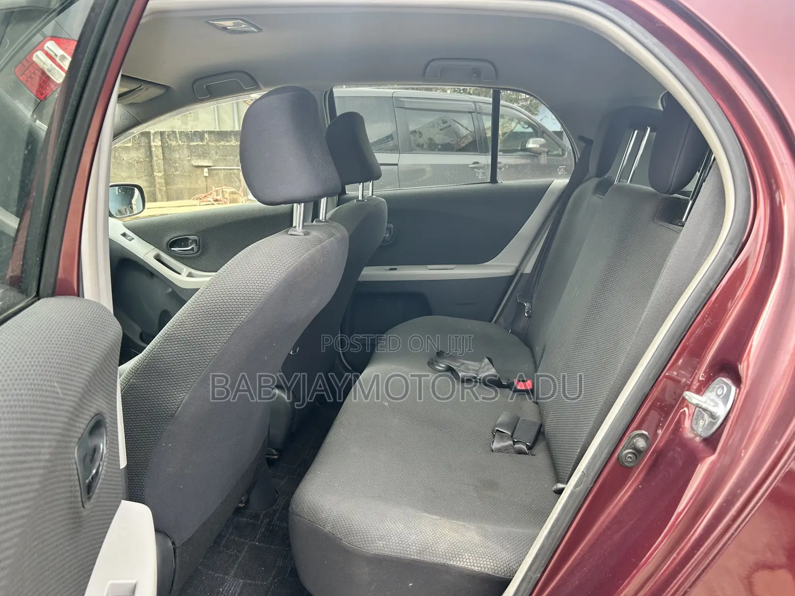 Toyota Vitz 1.3 FWD 5dr 2010 Burgundy