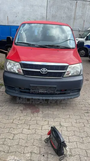 Toyota HiAce 2010 Red