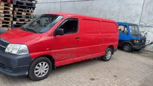 Toyota HiAce 2010 Red